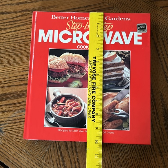 Better Homes and Gardens Step-By-Step
Microwave Cook Hardback Book - Picture 6 of 8